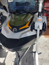 Load image into Gallery viewer, Minn Kota trolling motor bracket Bow Mount