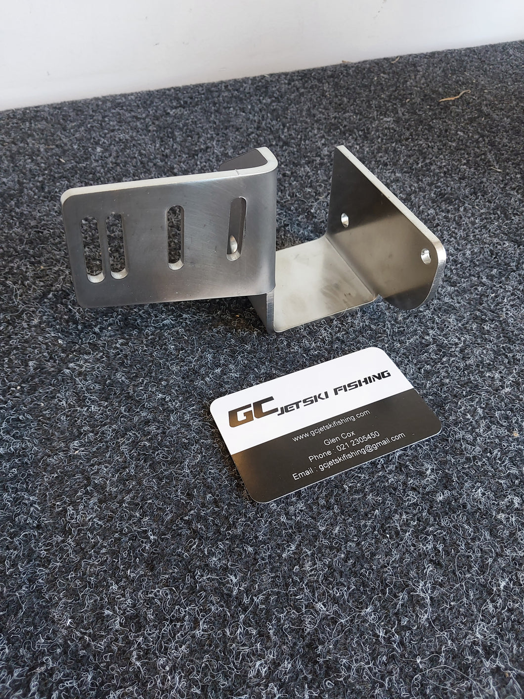 Seadoo transom mounted transducer bracket
